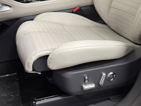 New 2026 Lincoln Nautilus Reserve image 18