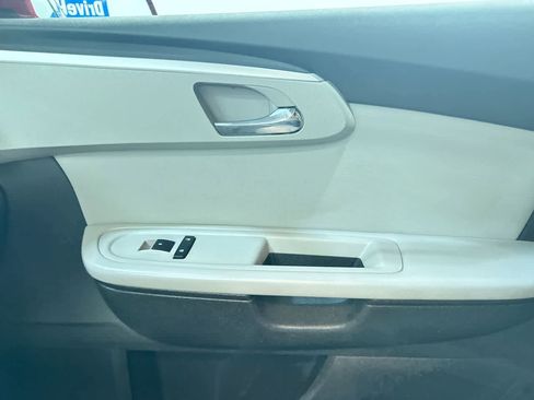 Used 2012 Chevrolet Traverse LTZ image 32