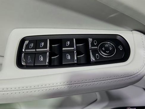 Used 2023 Porsche Macan GTS image 20