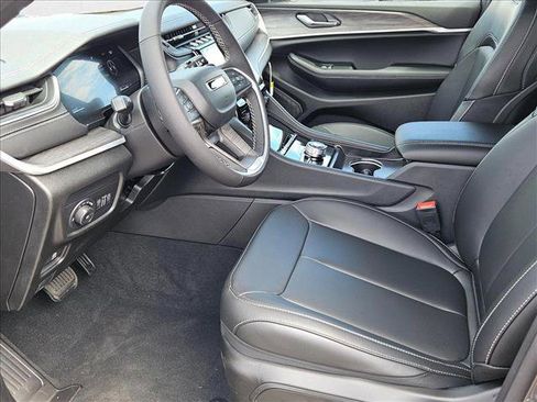 New 2025 Jeep Grand Cherokee L Limited w/ Trailer Tow Package image 14