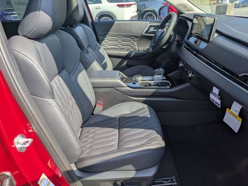 New 2025 Mitsubishi Outlander SEL image 33