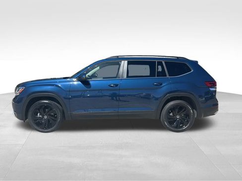 Used 2023 Volkswagen Atlas SE w/ Black Wheel Package FWD image 2