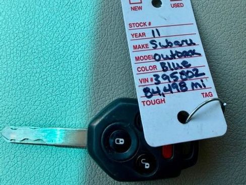 Used 2011 Subaru Outback 2.5i Premium image 40