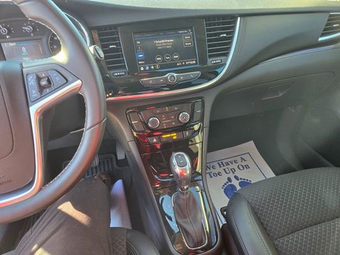 Used 2022 Buick Encore Preferred w/ Safety Package image 9