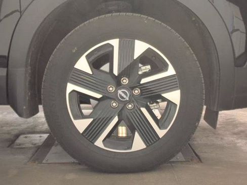Certified 2025 Nissan Kicks SR FWD image 22