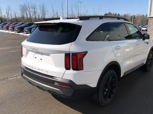 Certified 2022 Kia Sorento S w/ Panoramic Sunroof Package AWD/4WD image 4