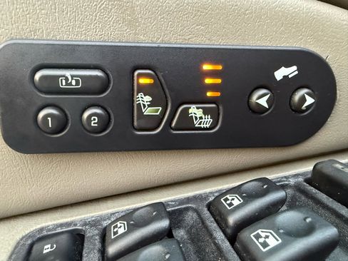 Used 2005 Chevrolet Avalanche 2500 w/ Preferred Equipment Group image 19