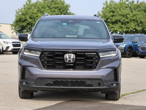 Used 2025 Honda Pilot Black Edition image 2