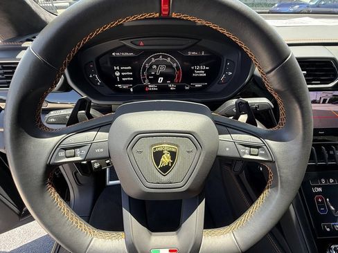 Used 2024 Lamborghini Urus S AWD/4WD image 27
