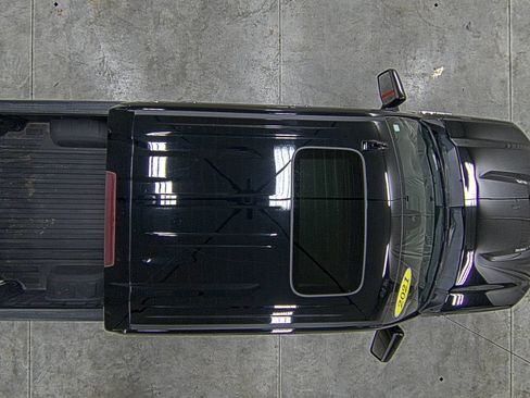 Used 2021 Chevrolet Silverado 1500 High Country w/ Technology Package image 36