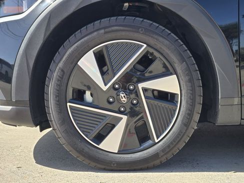 Certified 2025 Hyundai Ioniq 5 SE RWD image 11