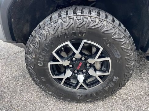 Used 2026 GMC Canyon AT4X w/ Off-Road Front Bumper Package AWD/4WD image 43