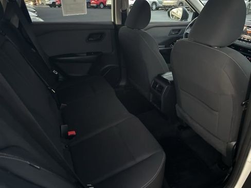 Used 2023 Nissan Rogue S image 12