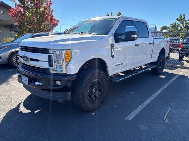 Used 2017 Ford F250 XLT w/ XLT Premium Package AWD/4WD image 5