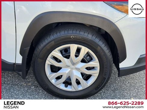 Used 2023 Toyota Corolla Cross L image 8