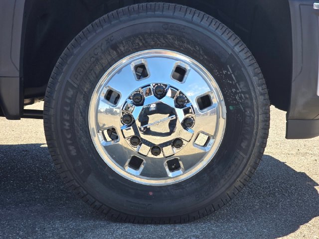 New 2026 GMC Sierra 3500 Denali Ultimate AWD/4WD image 9