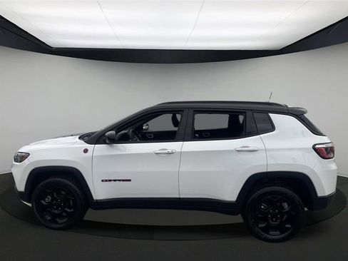 Used 2024 Jeep Compass Trailhawk image 11