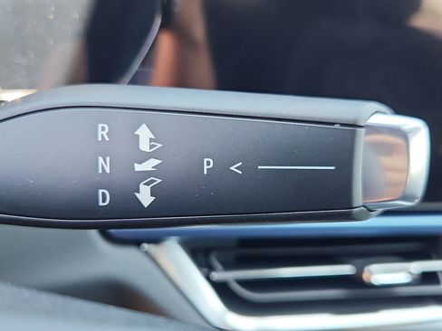 Used 2025 Chevrolet Equinox EV LT image 21