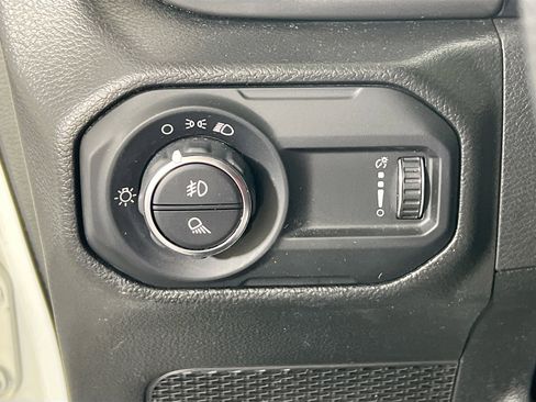 Used 2023 Jeep Gladiator Sport image 10