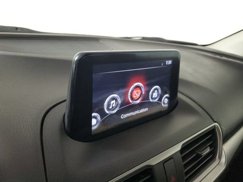 Used 2018 MAZDA MAZDA3 Sport w/ Preferred Equipment Package FWD image 27