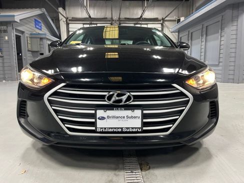 Used 2017 Hyundai Elantra SE FWD image 2