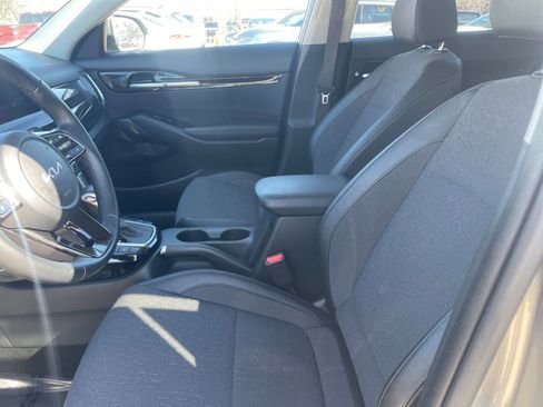 Used 2025 Kia Seltos S image 25