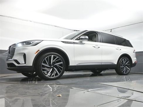 Used 2025 Lincoln Aviator Reserve w/ Equipment Group 201A image 36