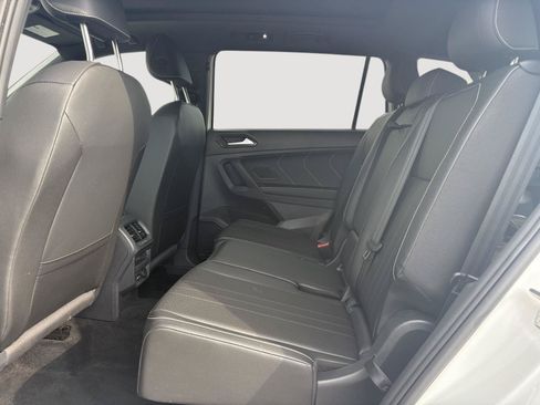 Used 2023 Volkswagen Tiguan SE R-Line FWD image 10