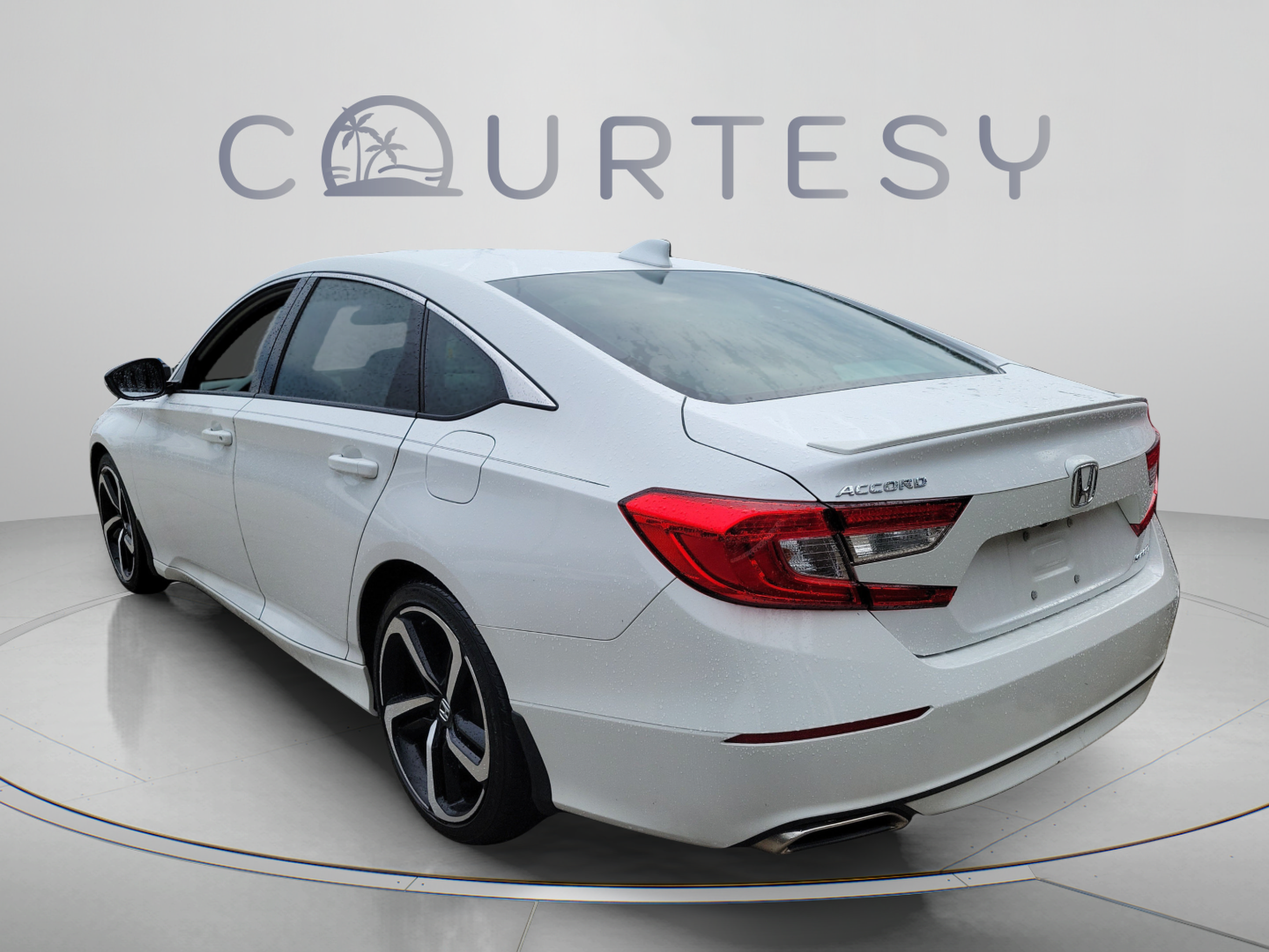 Used 2020 Honda Accord Sport image 2