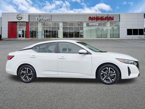 Certified 2024 Nissan Sentra SV FWD image 3
