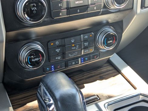 Certified 2020 Ford F150 Lariat w/ Equipment Group 502A Luxury AWD/4WD image 26