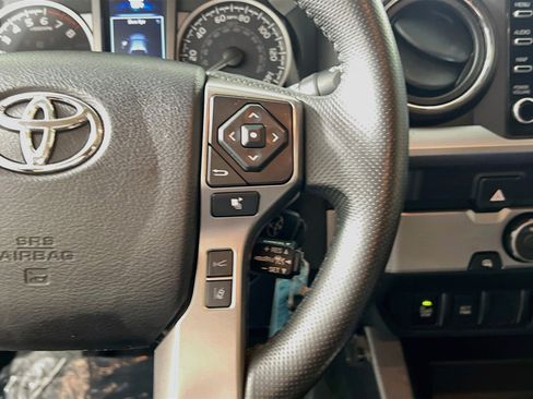Used 2022 Toyota Tacoma SR5 w/ Technology Package RWD image 20