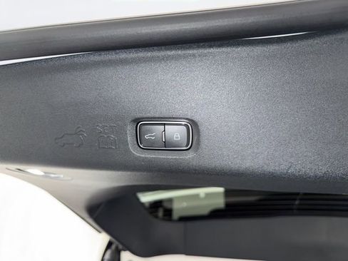 Used 2025 Ford Expedition Active image 45