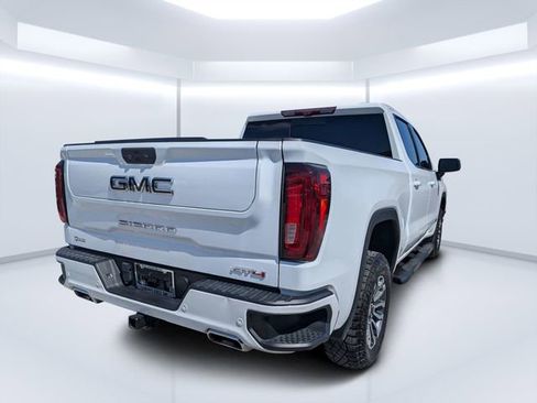 Used 2022 GMC Sierra 1500 AT4 w/ Technology Package AWD/4WD image 3