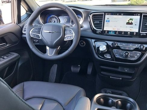 New 2026 Chrysler Voyager LX image 14