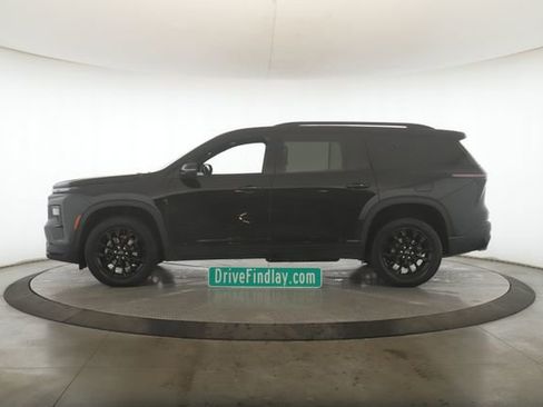 Used 2026 Chevrolet Traverse LT w/ Midnight/Sport Edition image 9