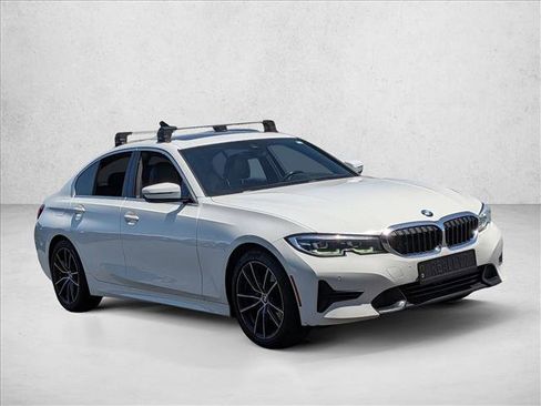 Used 2020 BMW 330i Sedan w/ Convenience Package RWD image 3