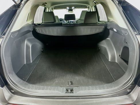 Used 2024 Toyota RAV4 XLE FWD image 27