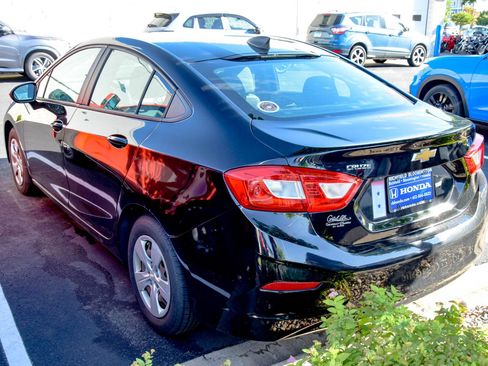 Used 2016 Chevrolet Cruze LS FWD image 6