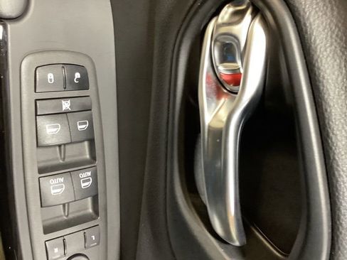 Certified 2023 Jeep Cherokee Altitude Lux AWD/4WD image 22