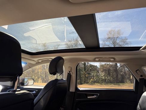 Used 2017 Ford Edge SEL w/ Equipment Group 201A image 11