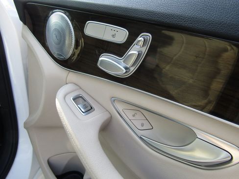 Used 2017 Mercedes-Benz C 300 4MATIC Sedan image 13