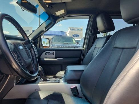 Used 2016 Ford Expedition XLT w/ Equipment Group 202A RWD image 23