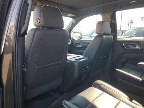 Used 2021 Chevrolet Tahoe Premier w/ Premium Package image 14