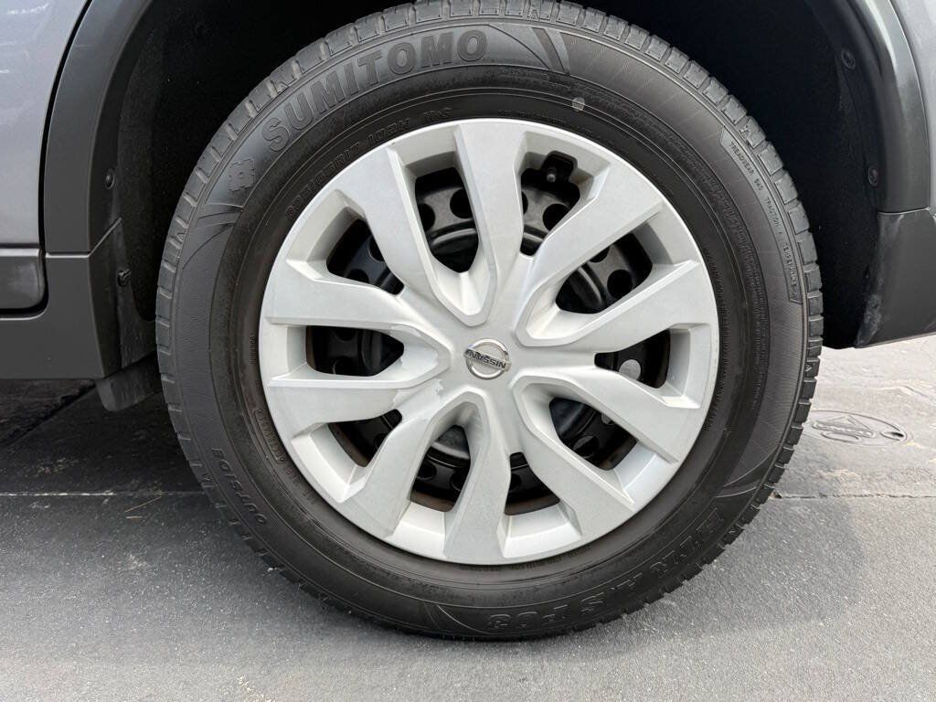 Used 2017 Nissan Rogue S w/ S Appearance Package AWD/4WD image 30