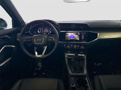 Used 2025 Audi Q3 2.0T Premium w/ Convenience Package AWD/4WD image 23