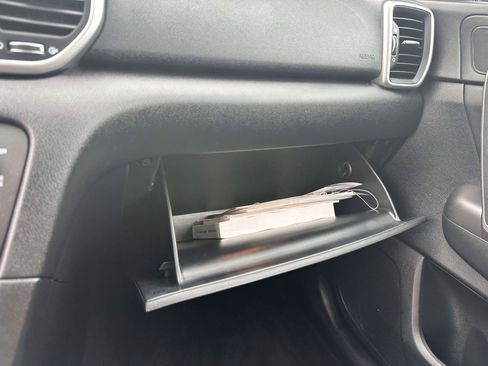 Used 2022 Kia Sportage Nightfall Edition image 33