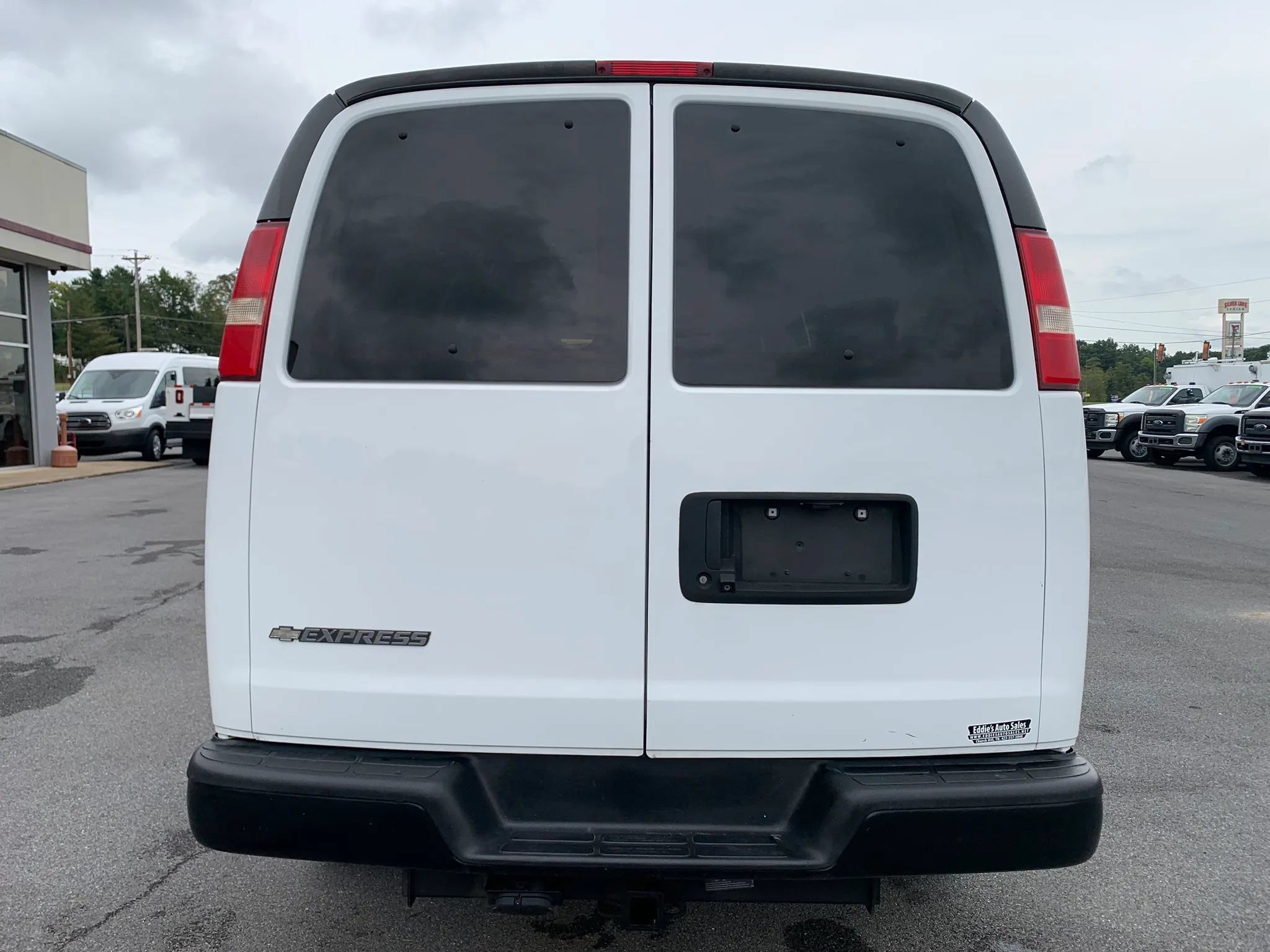Used 2018 Chevrolet Express 3500 Extended w/ Driver Convenience Package RWD image 6