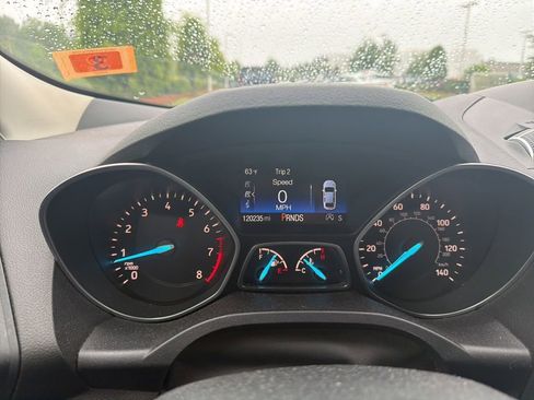 Used 2017 Ford Escape SE w/ Equipment Group 201A FWD image 10