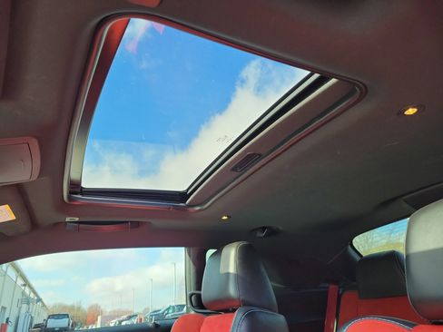 Used 2017 Dodge Challenger SRT Hellcat image 14